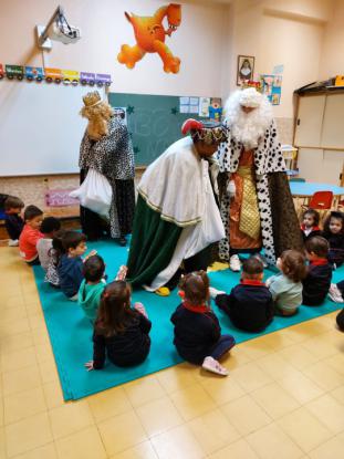 VISITA DE SUS MAJESTADES LOS REYES MAGOS  - Foto 53