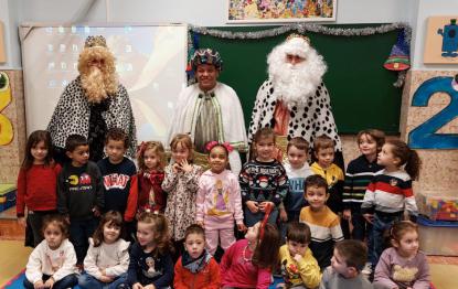 VISITA DE SUS MAJESTADES LOS REYES MAGOS  - Foto 49