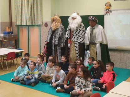 VISITA DE SUS MAJESTADES LOS REYES MAGOS  - Foto 47