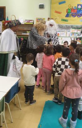 VISITA DE SUS MAJESTADES LOS REYES MAGOS  - Foto 46