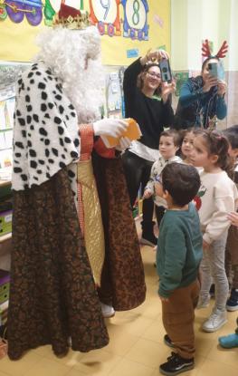 VISITA DE SUS MAJESTADES LOS REYES MAGOS  - Foto 2