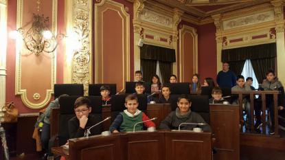 Visita al Saln de Plenos de 5 de Primaria - Foto 7