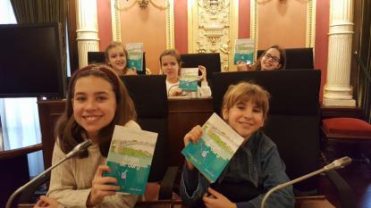 Visita al Saln de Plenos de 5 de Primaria - Foto 15