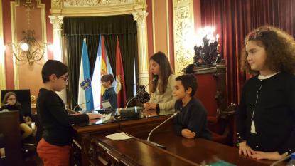 Visita al Saln de Plenos de 5 de Primaria - Foto 19