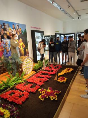 EL ALUMNADO DE ESO SE ADENTRA EN EL UNIVERSO "BEATLE" - Foto 11