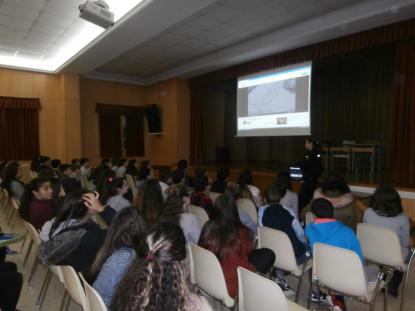Charla sobre "Acoso escolar" - Foto 3