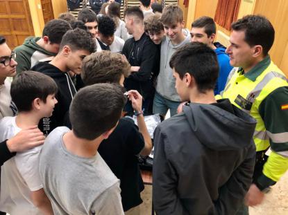 Charla informativa de la DGT al alumnado de 4 de secundaria - Foto 1