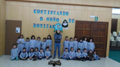 El Carnaval llega a las aulas de 1 - Foto 1