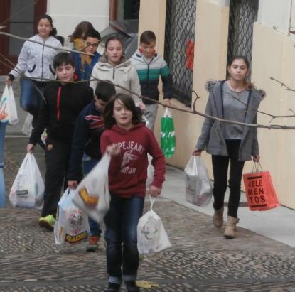 Entrega de alimentos (Navidad solidaria 2015) - Foto 5