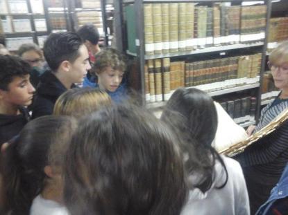 Visita a la Biblioteca Pblica (1 A y 1 B ESO) - Foto 8