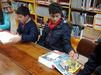 Visita a la Biblioteca Pblica (1 A y 1 B ESO) - Foto 17