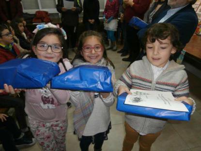 Entrega de premios Concurso Postales de Navidad AAVV Carlasca - Foto 2