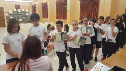 Visita de Ledicia Costas a 5 de Primaria - Foto 10